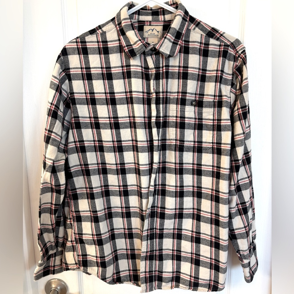 Men’s Size Medium Blue Mountain White, Black & Red Flannel